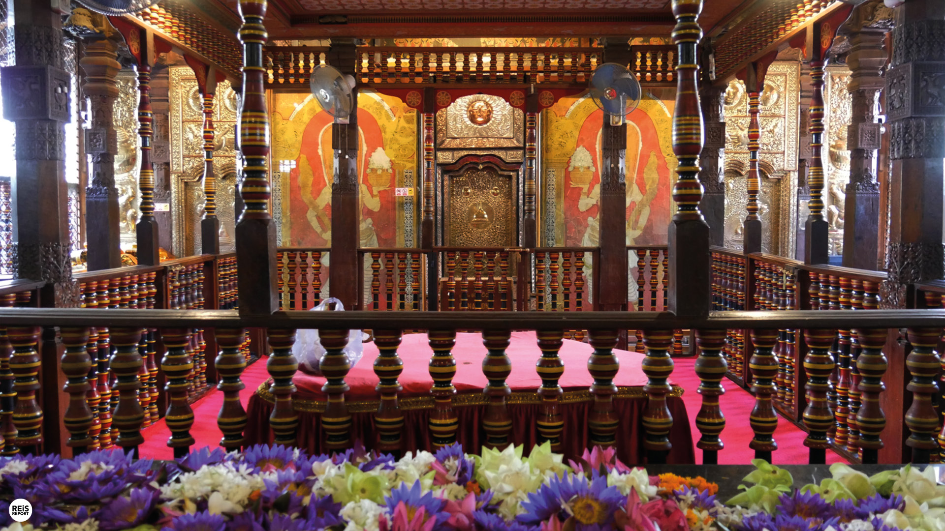 temple of the tooth in kandy