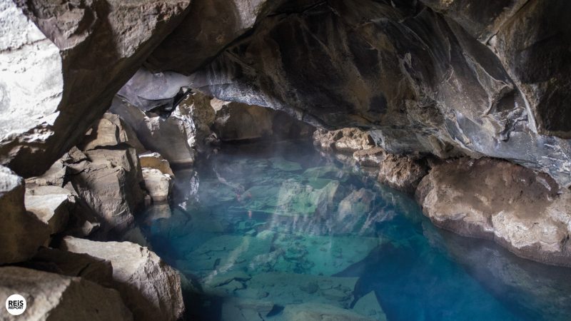 grot-myvatn-meer-ijsland