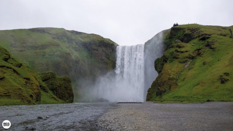 skogafoss waterval ijsland